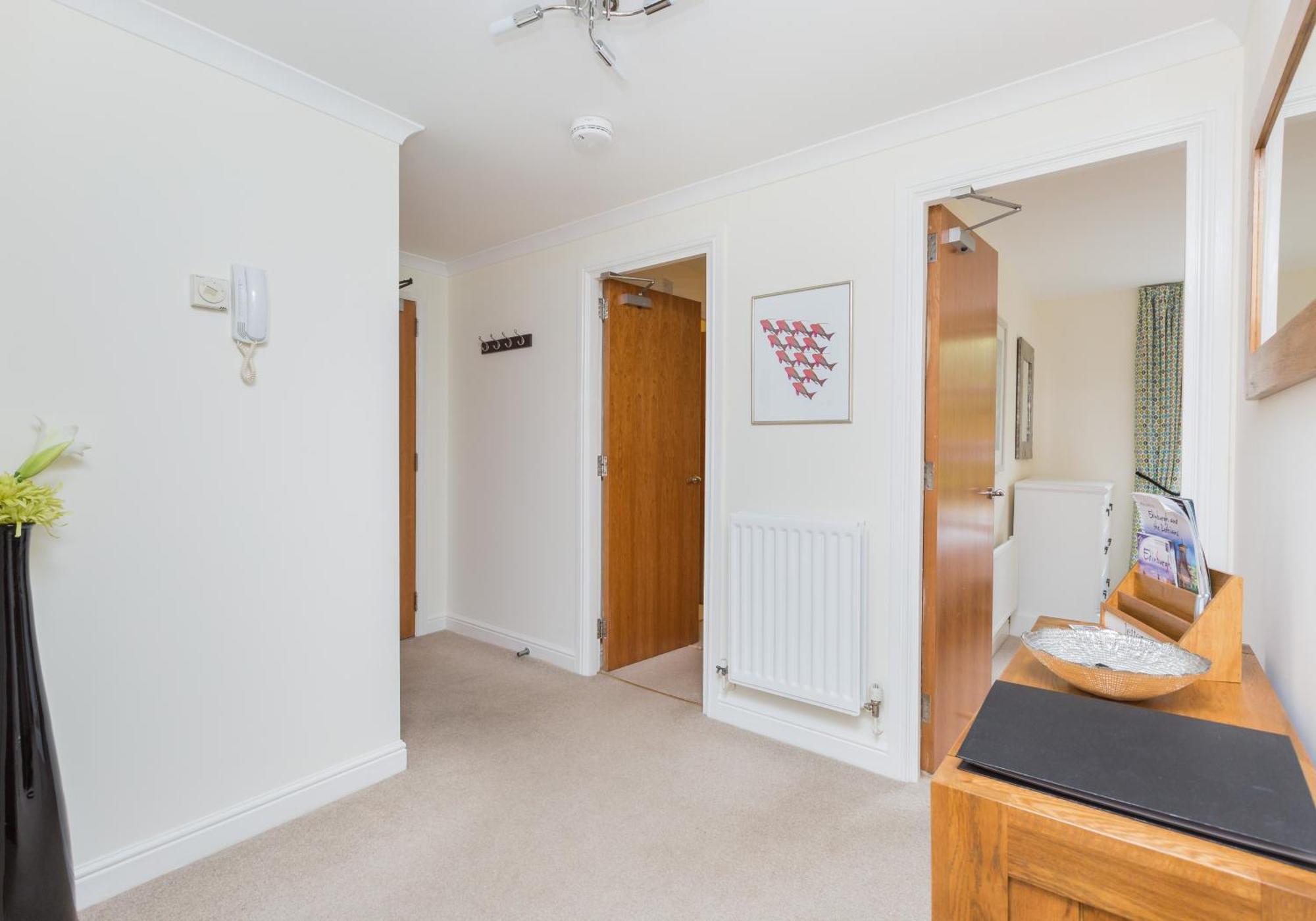 Old Tolbooth Wynd - 388 Apartment Edinburgh Ngoại thất bức ảnh